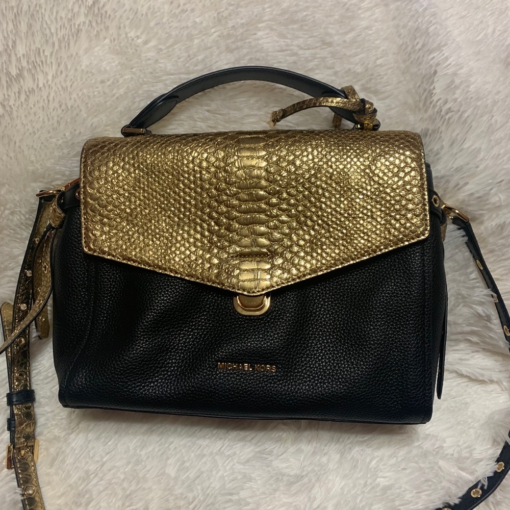Michael kors metallic gold and black crossbody - Picture 2 of 9